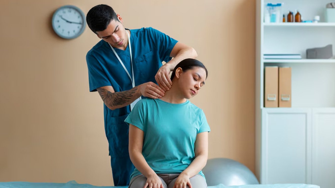 Home Physiotherapy in Kanpur for Elderly Patients